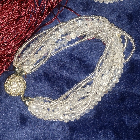 Crystal glass necklace and matching bracelet set - Picture 2 of 5